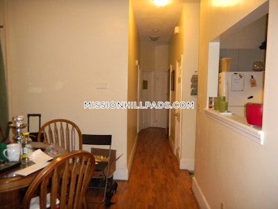 Mission Hill 3 Beds 1 Bath Boston - $4,200