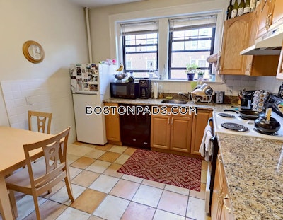 Brookline 3 Bed, 1 Bath Unit  Coolidge Corner - $4,500