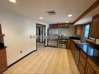 Medford 4 Beds 2 Baths Tufts  Tufts - $3,800