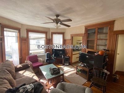 Medford 3 Bed 1 Bath on Quincy Street in Medford  Tufts - $3,750